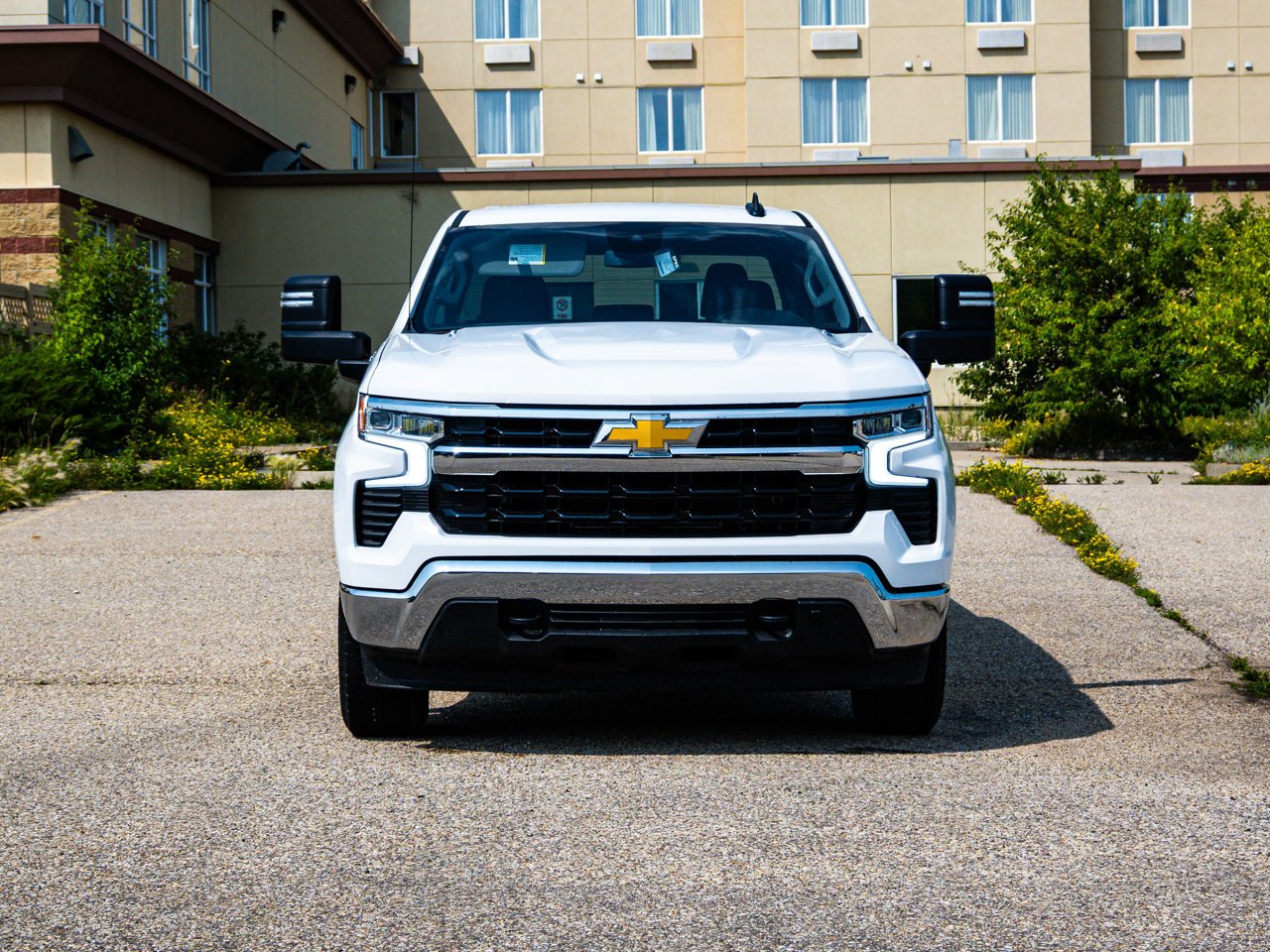 2025 Chevrolet Silverado 1500 4WD Crew Cab 147 LT White Sherwood Park - photo #2