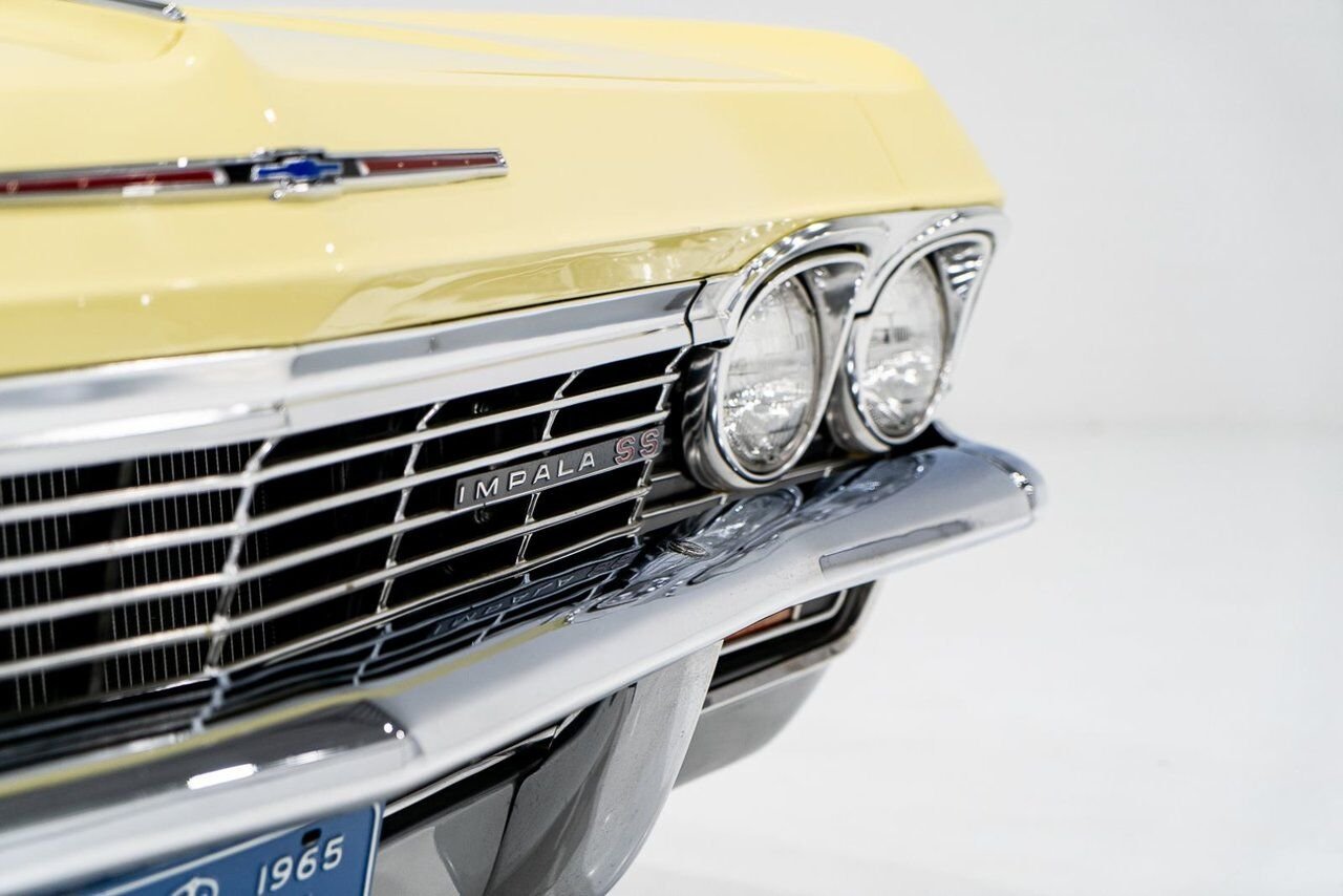 1965 Chevrolet Impala SS *PRIX EN USD* 396/325HP 4spd frame off restoration Yellow Montreal - photo #1