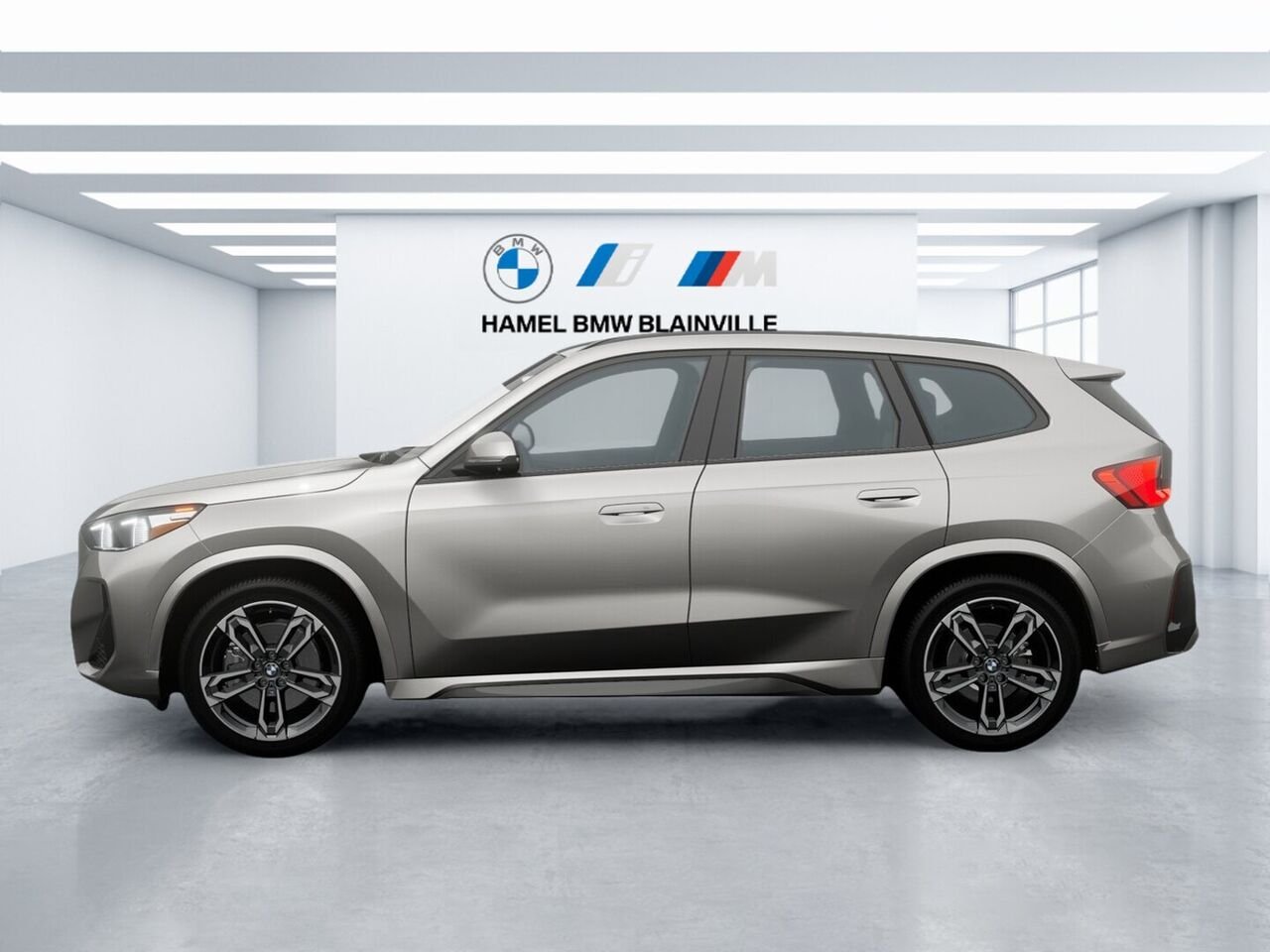 2026 BMW X1 xDrive28i Space Silver Metallic Blainville - photo #3