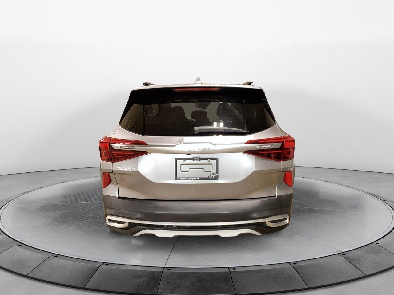 Kia Seltos NIV KNDEUCAA6P7346896 2023 Gris Chicoutimi - photo #3