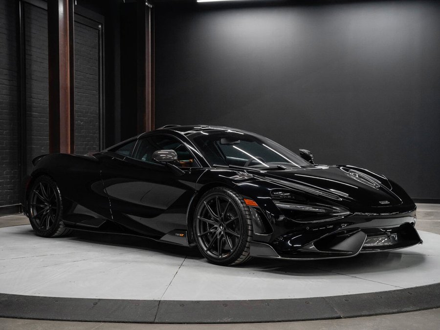 2021 McLaren 765LT 2021 Black