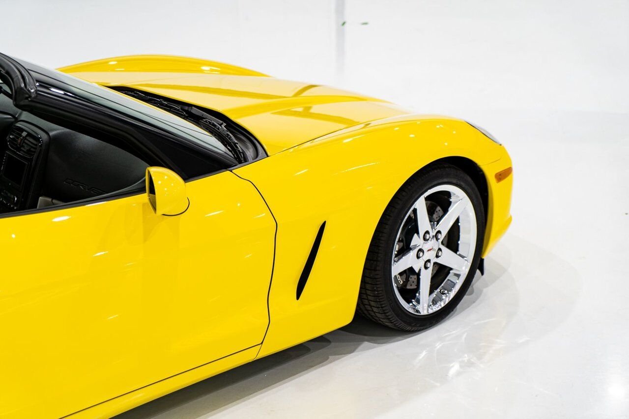 2008 Chevrolet Corvette PRIX EN USD | With Only 900km (563mi) From New With Window Sticker Yellow Montreal - photo #37
