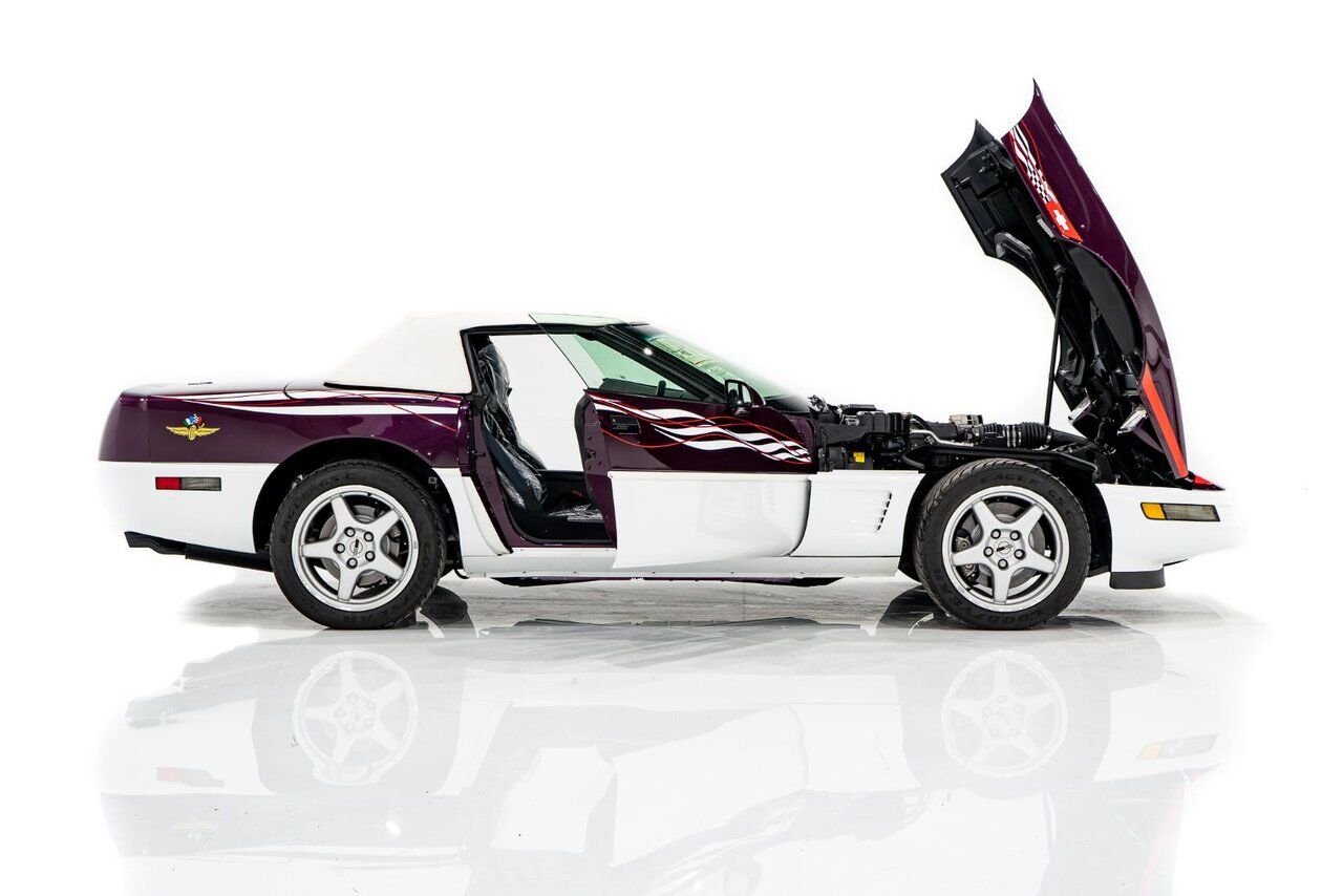 Chevrolet Corvette *PRIX EN USD* RPO Z4Z PACE CAR PRESENTED IN DELIVERY PACKAGING WITH ONLY 192MILES (307KM) FROM NEW 1995 Blanc Montréal - photo #43