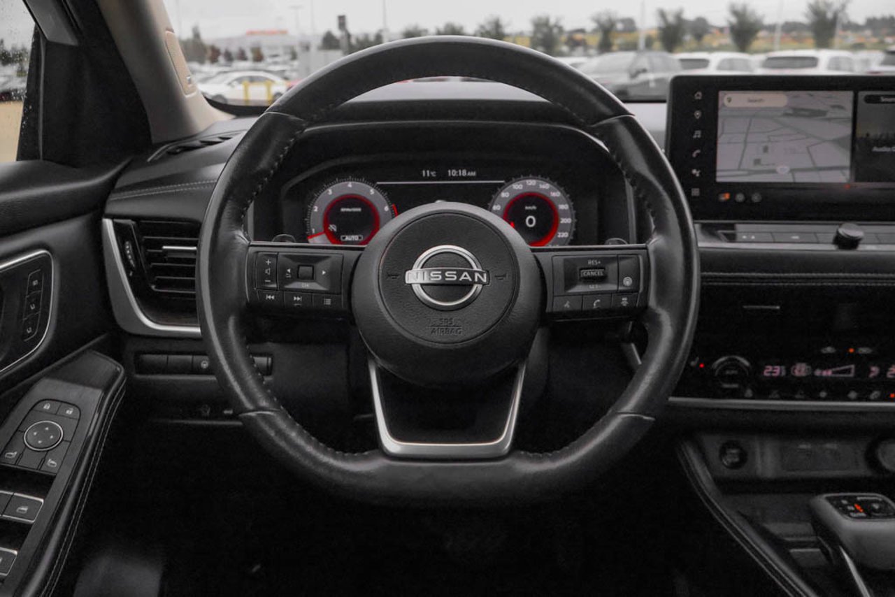 2024 Nissan Rogue AWD Platinum White Sherwood Park - photo #20