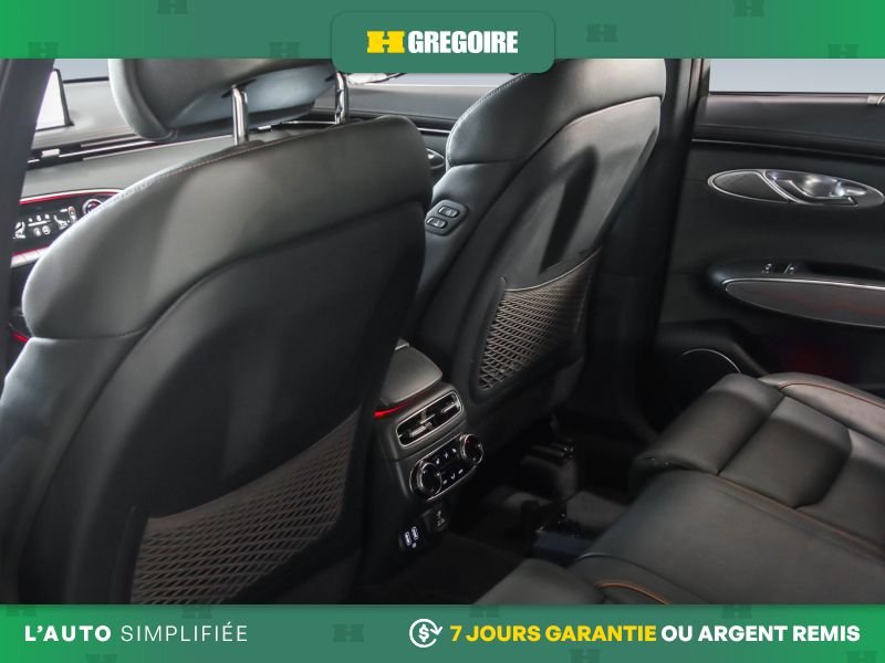 2023 Genesis GV70 White Saint-Eustache - photo #24