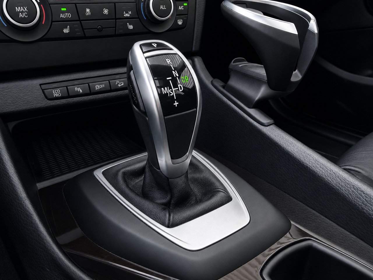 BMW X1 AWD (4X4) / BLUETOOTH / TOIT OUVRANT 2014 Blanc Châteauguay - photo #8