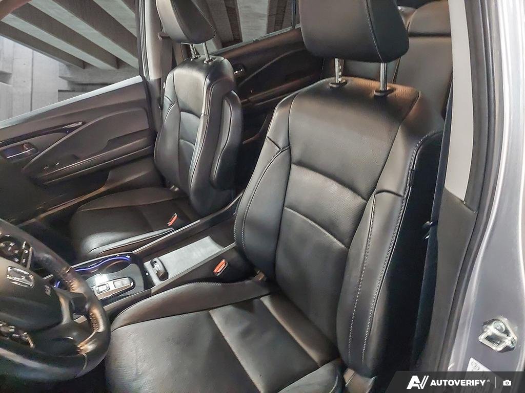 2020 Honda Pilot 2601975A | Touring 8-Passenger Silver Edmonton - photo #19