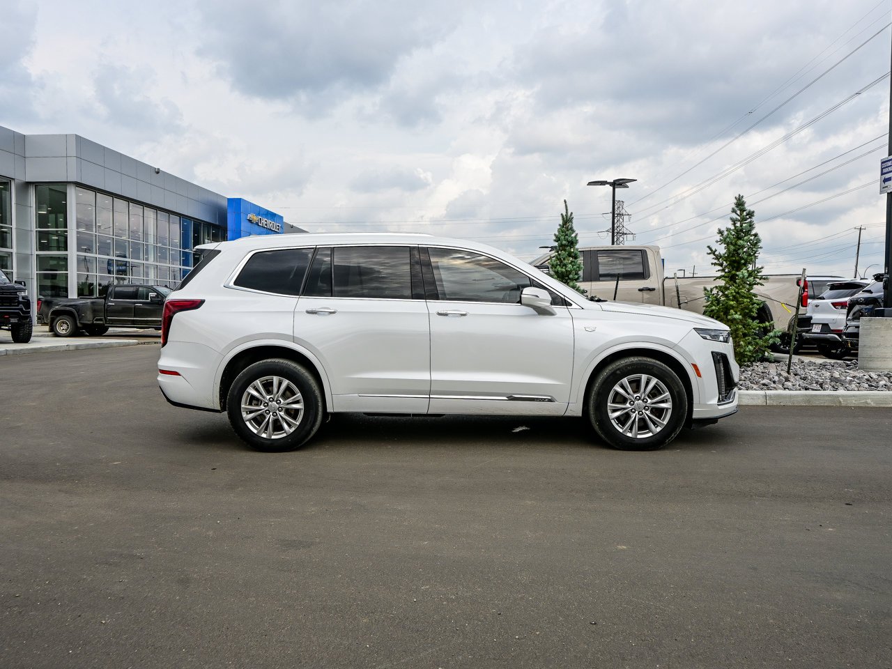 2024 Cadillac XT6 AWD 4dr Luxury White Sherwood Park - photo #14