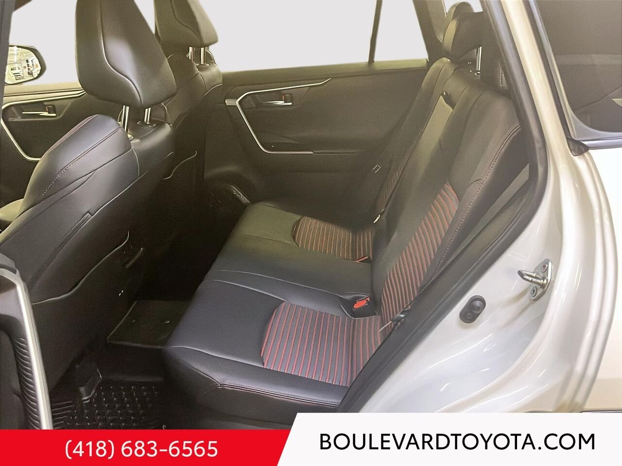 Toyota RAV4 PRIME 99835A-49 | XSE, HYBRIDE BRANCHABLE, AWD 2023 Frisson glacé nacré avec toit noir Québec - photo #19