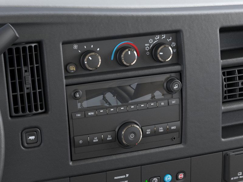 2024 GMC Savana Cargo Van Onyx Black Saint-Eustache - photo #19