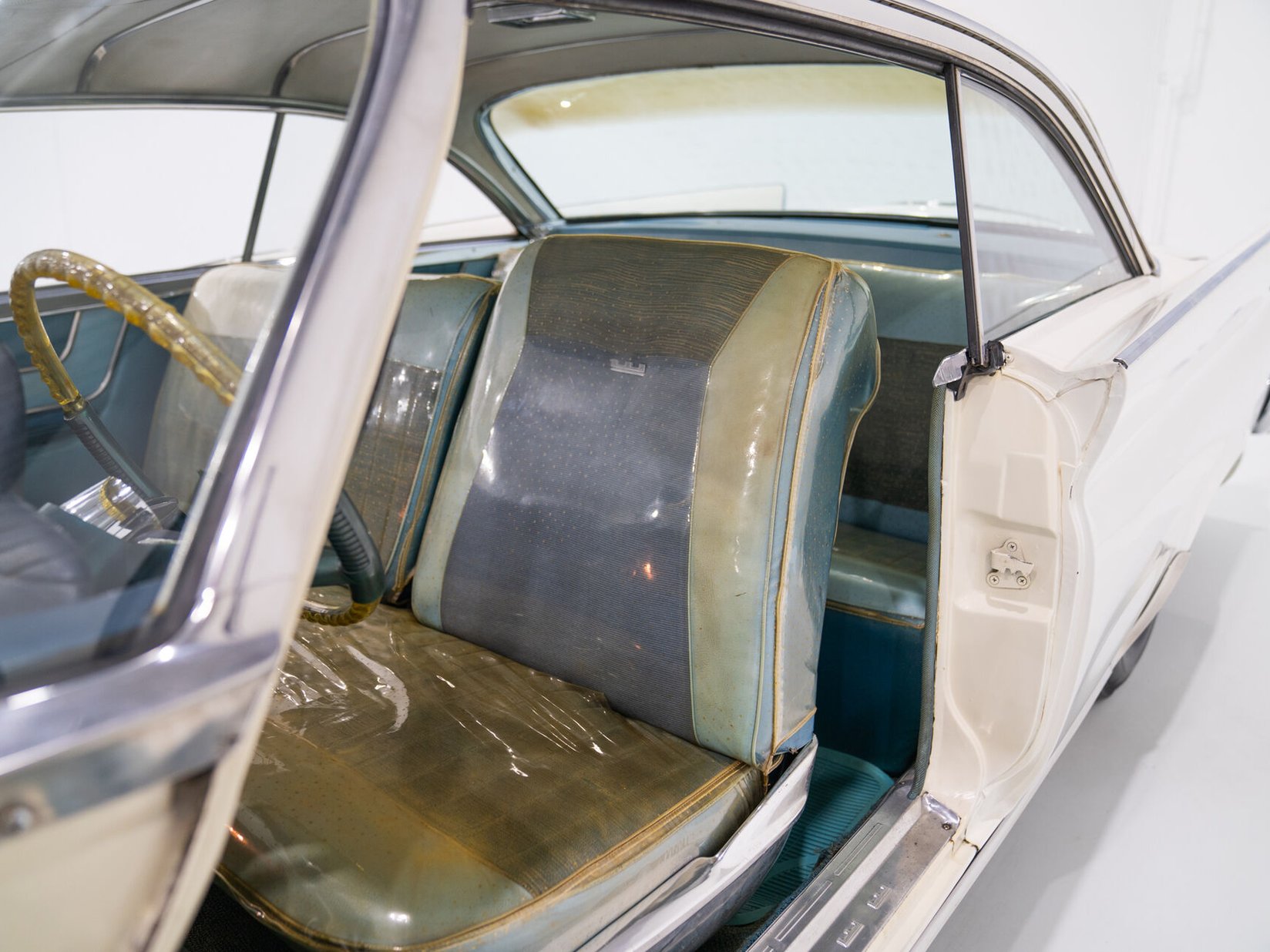 1961 Chrysler Windsor White Montreal - photo #50