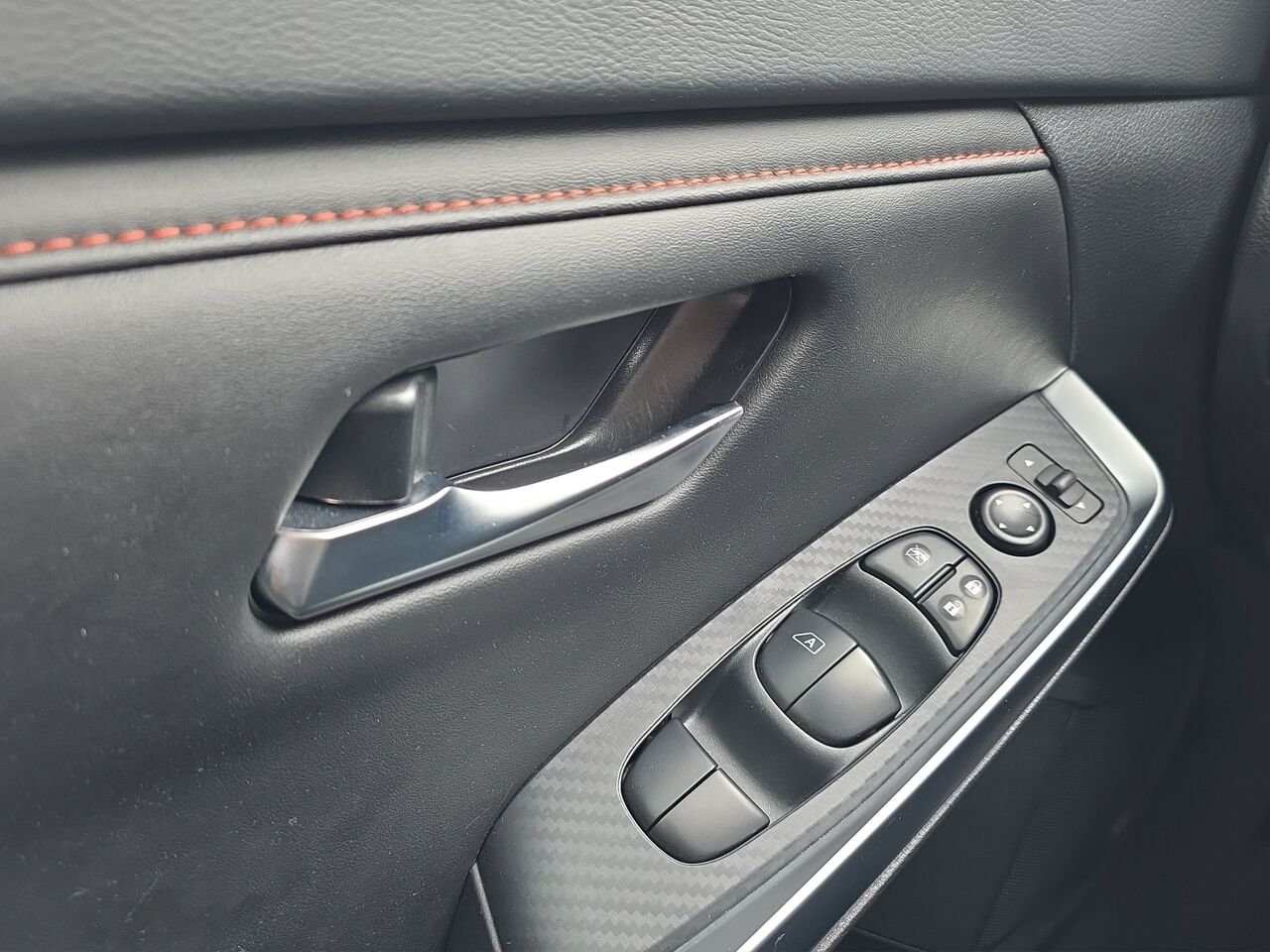 Nissan Sentra SR CVT, toit ouvrant, commande audio au volant, cruise control 2024 Blanc Val-David - photo #14