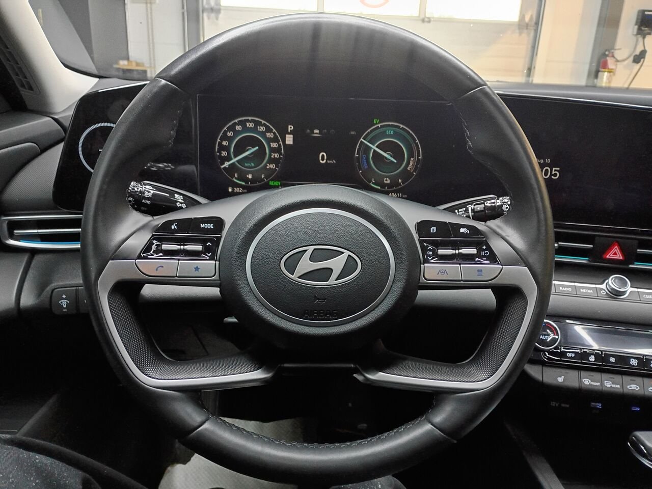 2025 Hyundai Elantra Hybrid Grey Blainville - photo #19