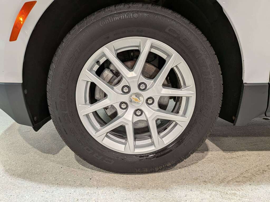 Chevrolet Equinox 2023 Blanc Val-David - photo #32