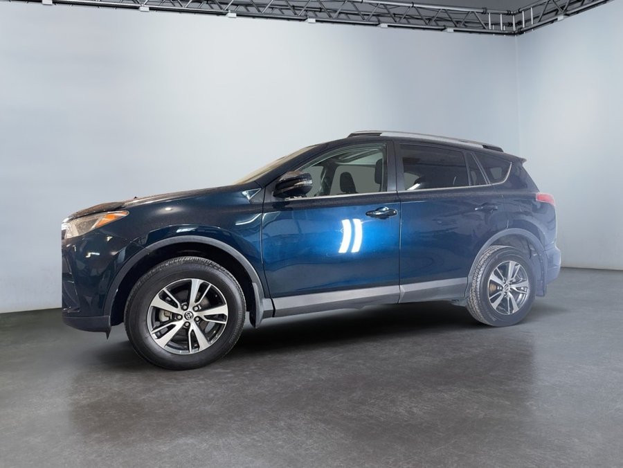 Toyota RAV4 AWD XLE 2018 Noir