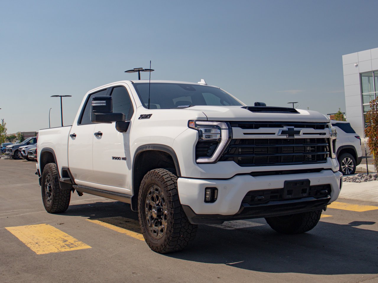 2024 Chevrolet Silverado 3500HD 4WD Crew Cab 159 LTZ White Sherwood Park - photo #12