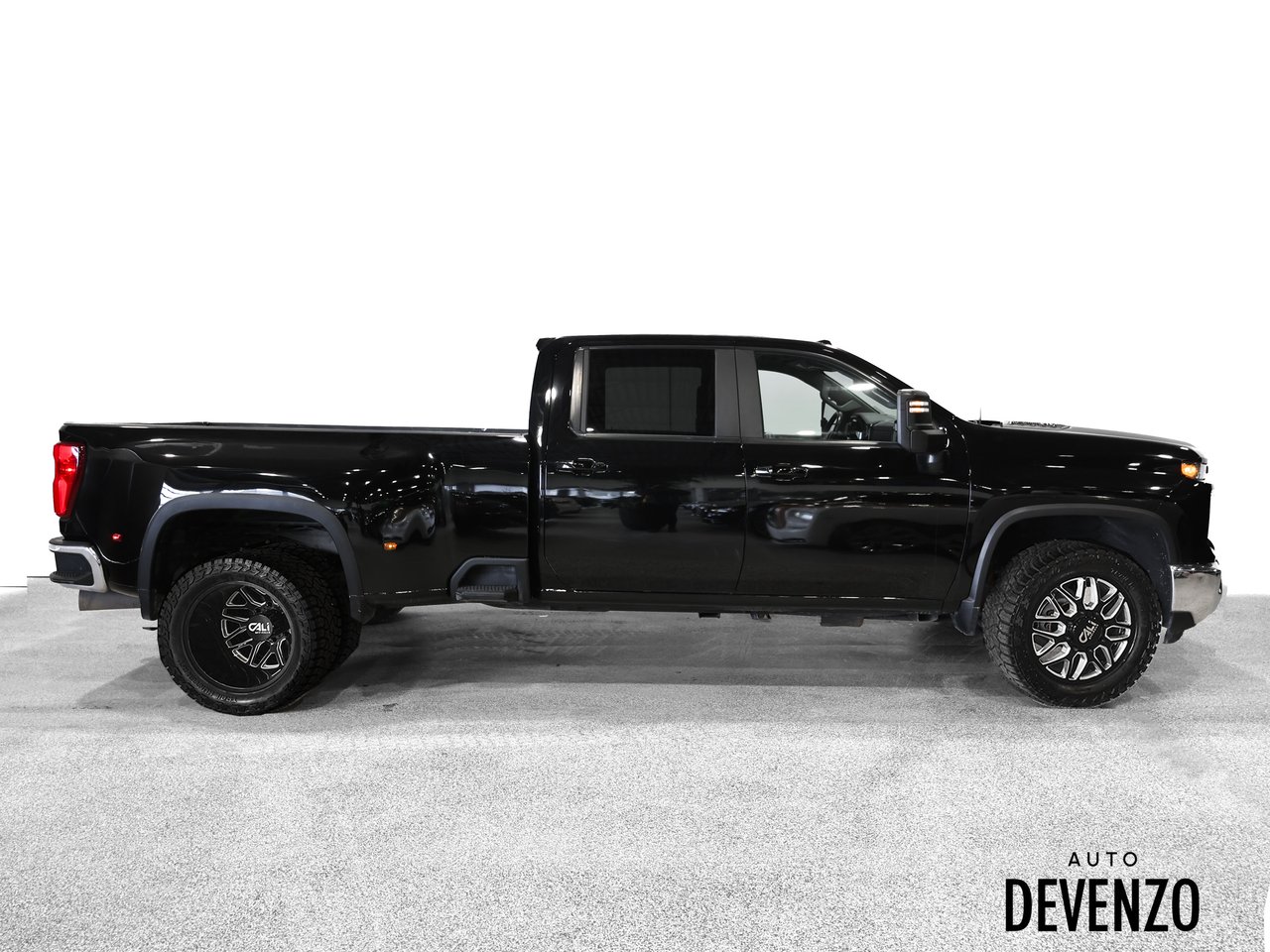 Chevrolet Silverado 3500HD 2024 Noir Saint-Eustache - photo #1