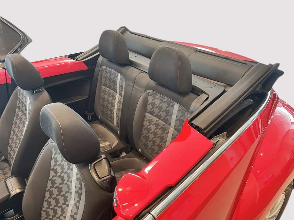 Volkswagen BEETLE 2018 Rouge Amos - photo #13