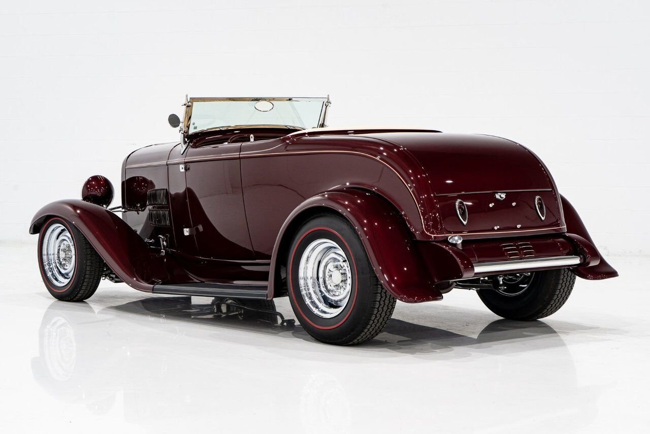 1932 Ford Highboy Lobeck creation spectacular presentation **PRICE IN USD** Red Montreal - photo #25