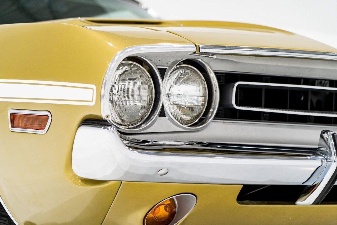 Dodge Challenger *PRIX EN USD* Convertible Fully restored to desirable specifications 1971 Or Montréal - photo #3