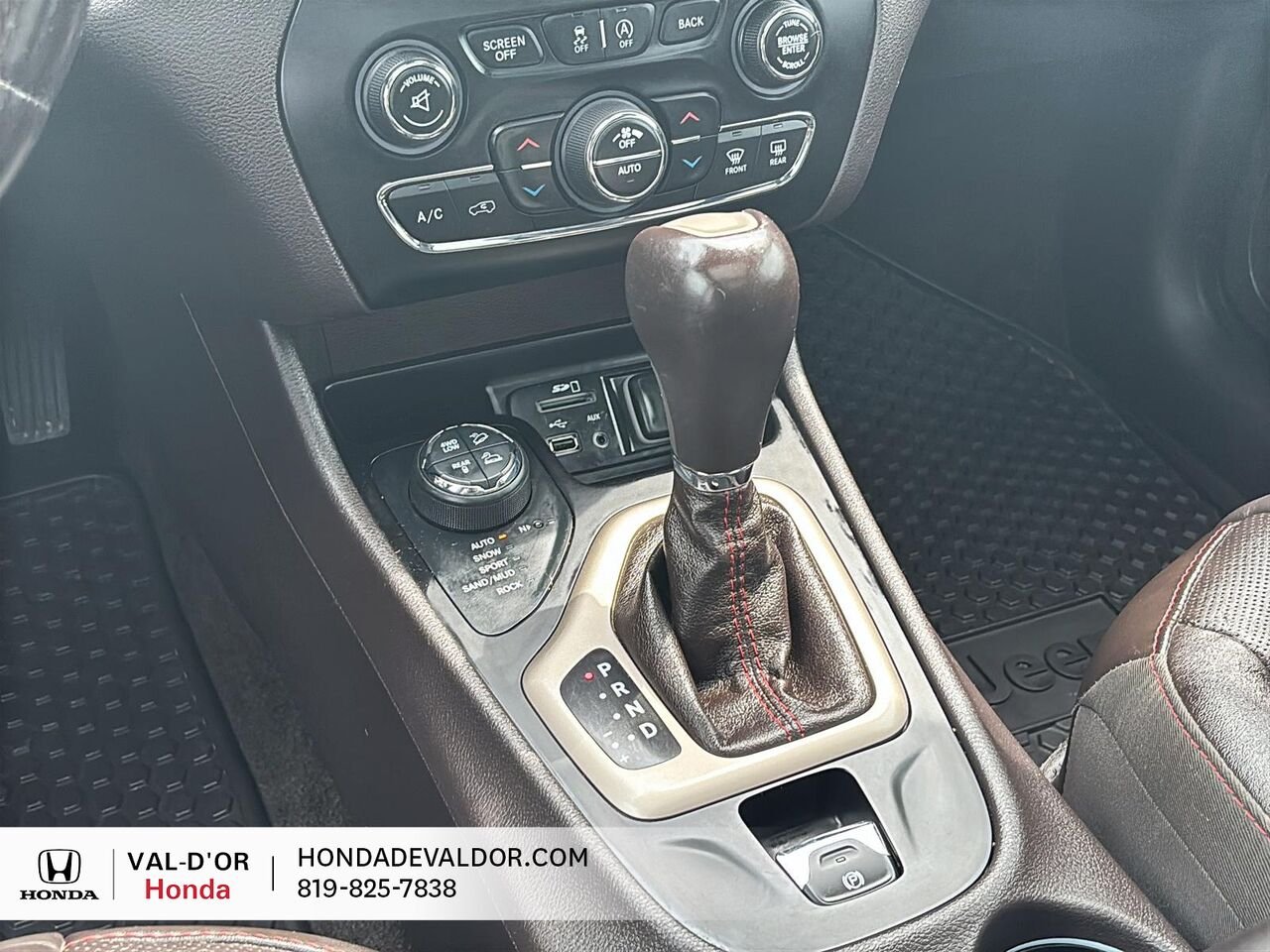 2016 Jeep Cherokee Trailhawk 4 portes 4 roues motrices Black Val-d'Or - photo #10