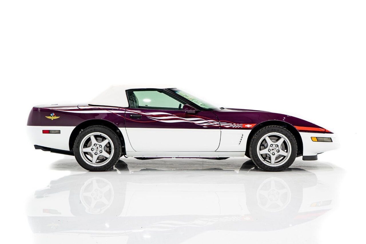 Chevrolet Corvette *PRIX EN USD* RPO Z4Z PACE CAR PRESENTED IN DELIVERY PACKAGING WITH ONLY 192MILES (307KM) FROM NEW 1995 Blanc Montréal - photo #45