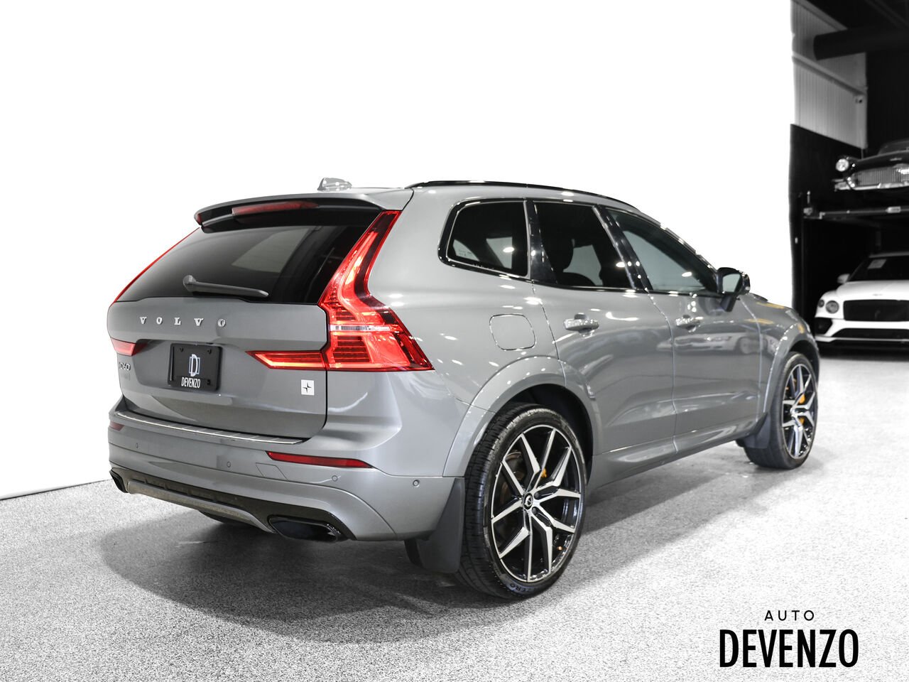 2020 Volvo XC60 Grey Saint-Eustache - photo #2