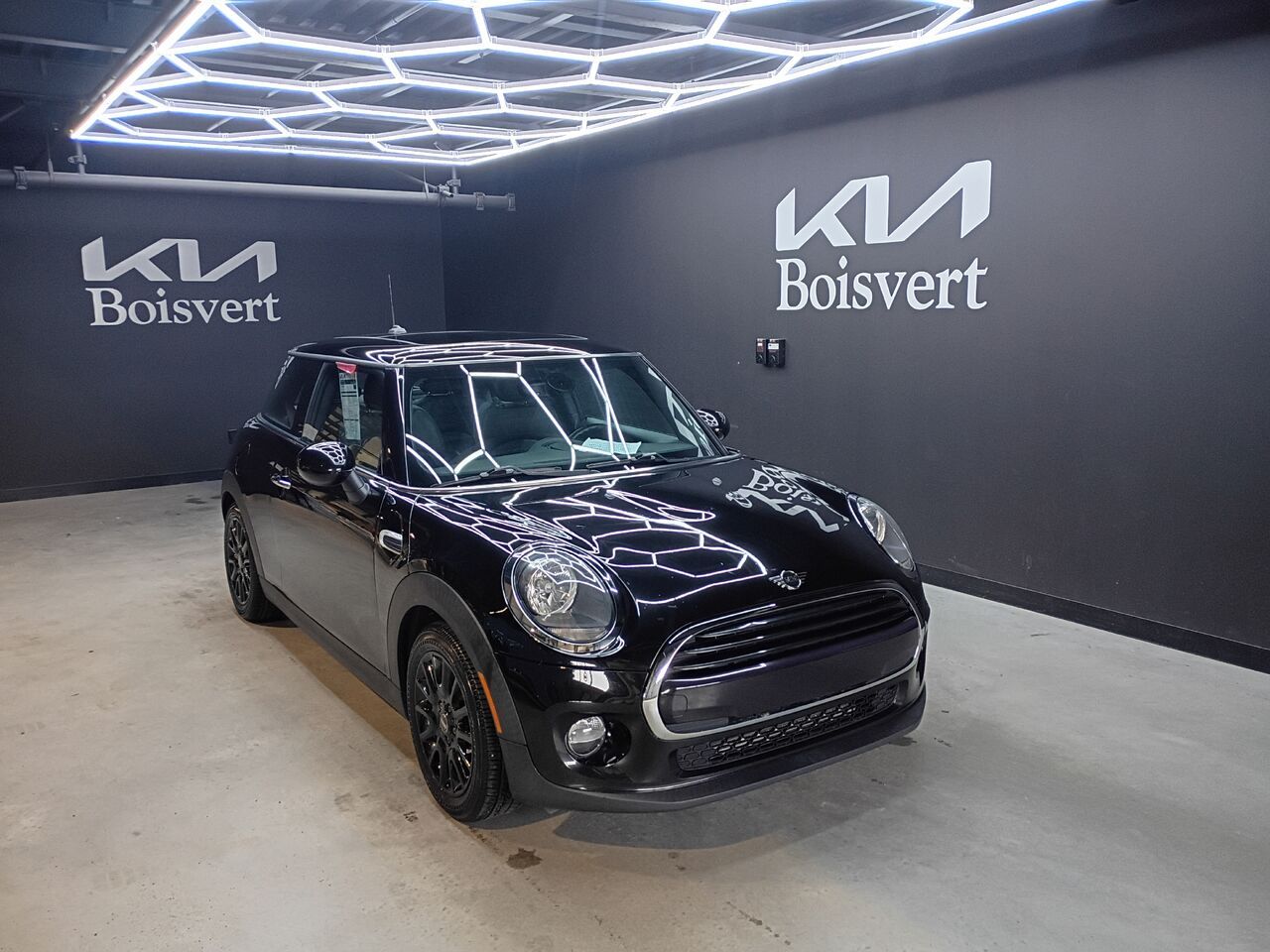 2019 MINI Cooper 2-Door Hatchback FWD