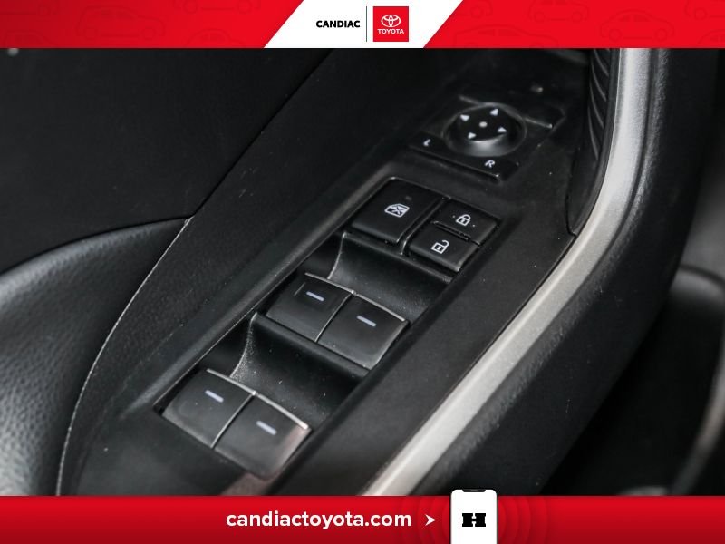 2022 Toyota Rav 4 White Blainville - photo #23