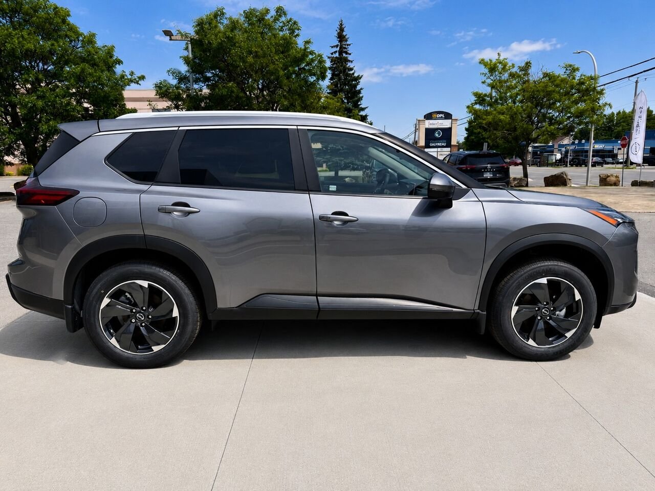 Nissan Rogue ROGUE SV TOIT OUVRANT 2026 Gris poudre métallisé Châteauguay - photo #7