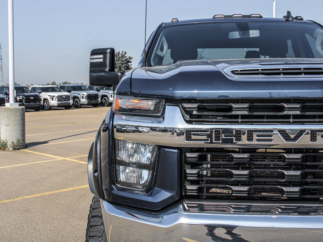 2022 Chevrolet Silverado 2500HD 4WD Crew Cab 159 LT Blue Sherwood Park - photo #9