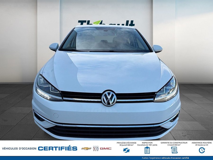Volkswagen Golf Comfortline 5 portes avec boîte manuelle 2021 Blanc