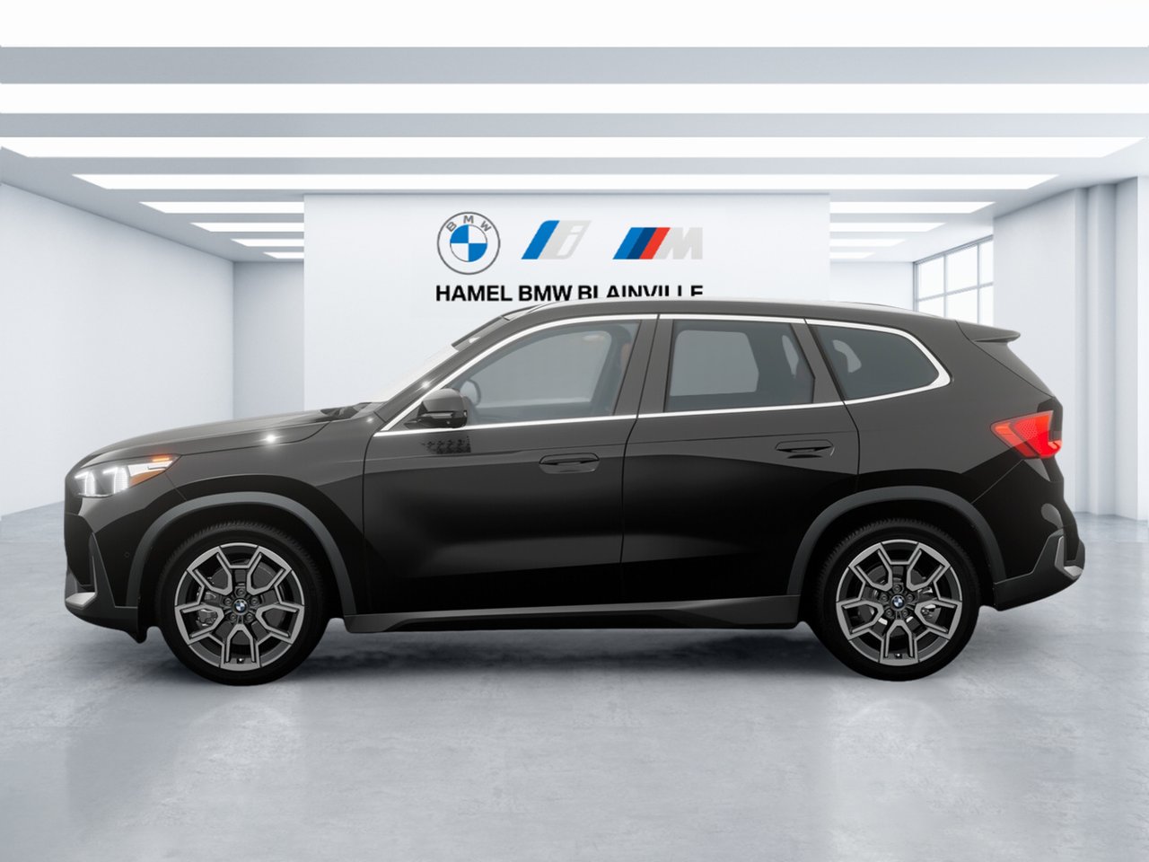 BMW X1 xLine 2026 Noir saphir métallisé Blainville - photo #3