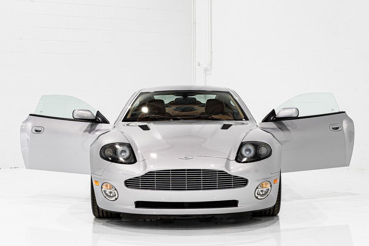 Aston Martin Vanquish PRIX EN USD | ORIGINAL MSRP OF $225,000 USD - FACTORY UPGRADE TO VANQUISH S TRANSMISSION 2003 Gris Montréal - photo #47