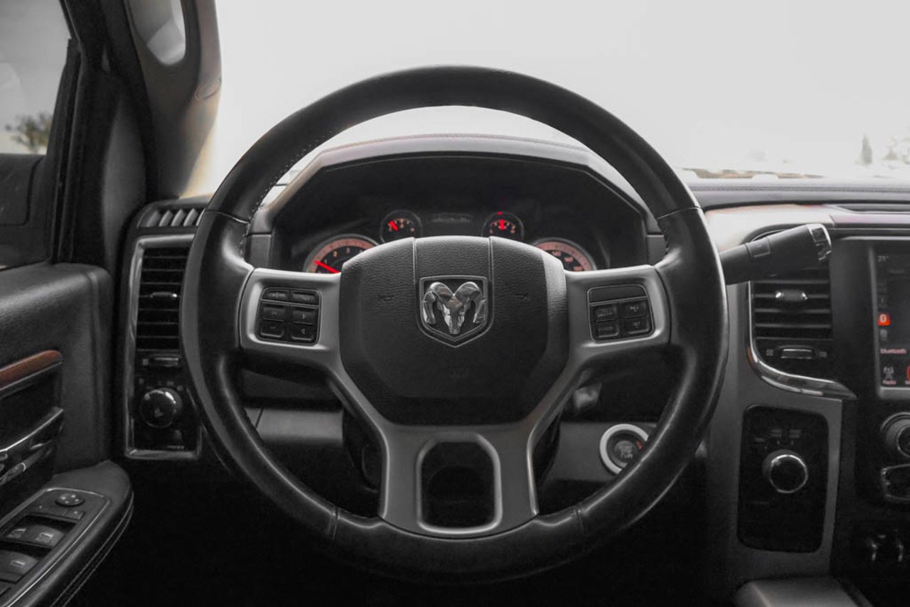 2013 Ram 3500 4WD Crew Cab 149 Laramie White Sherwood Park - photo #17