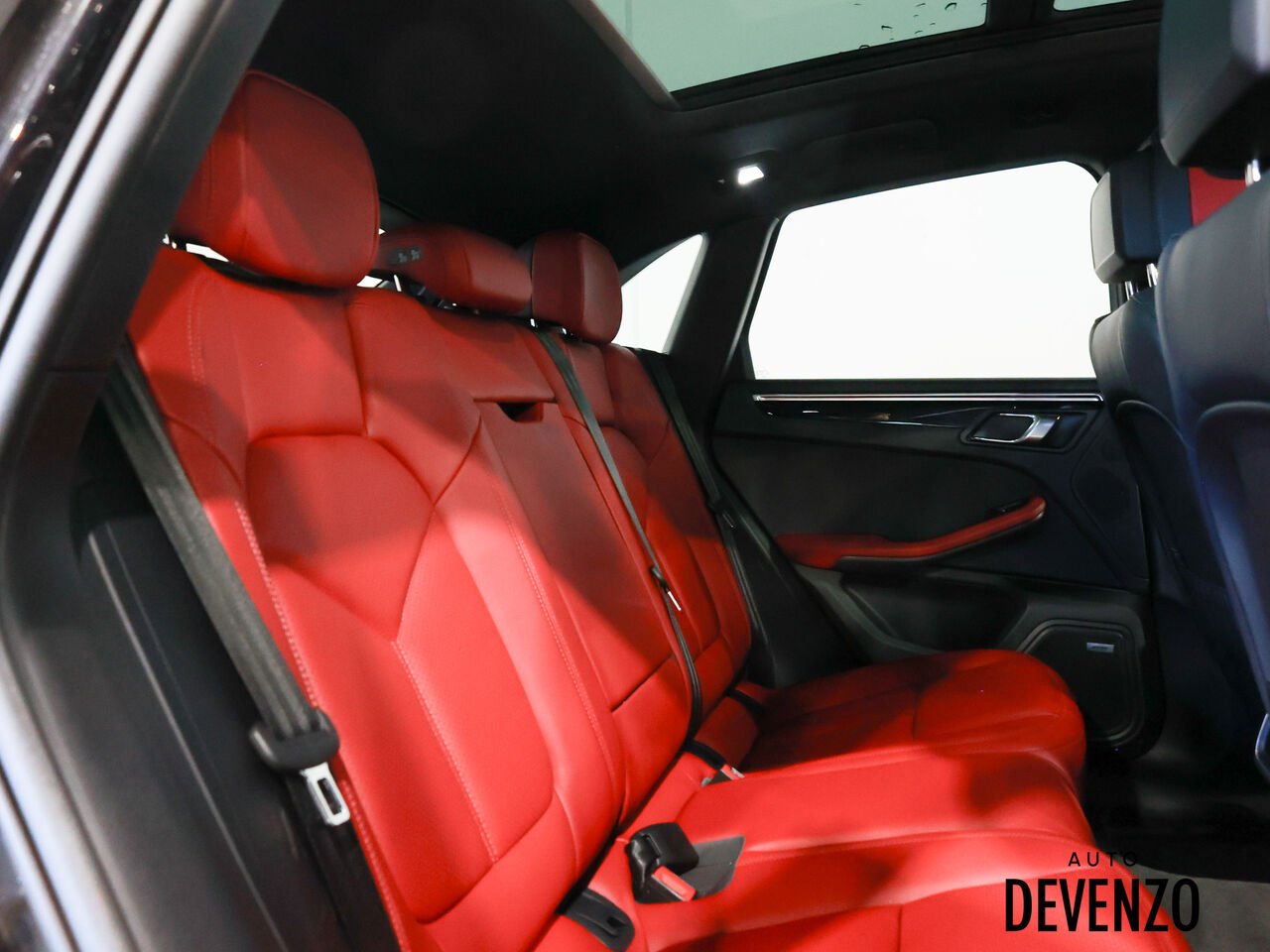 2023 Porsche Macan Black Saint-Eustache - photo #10