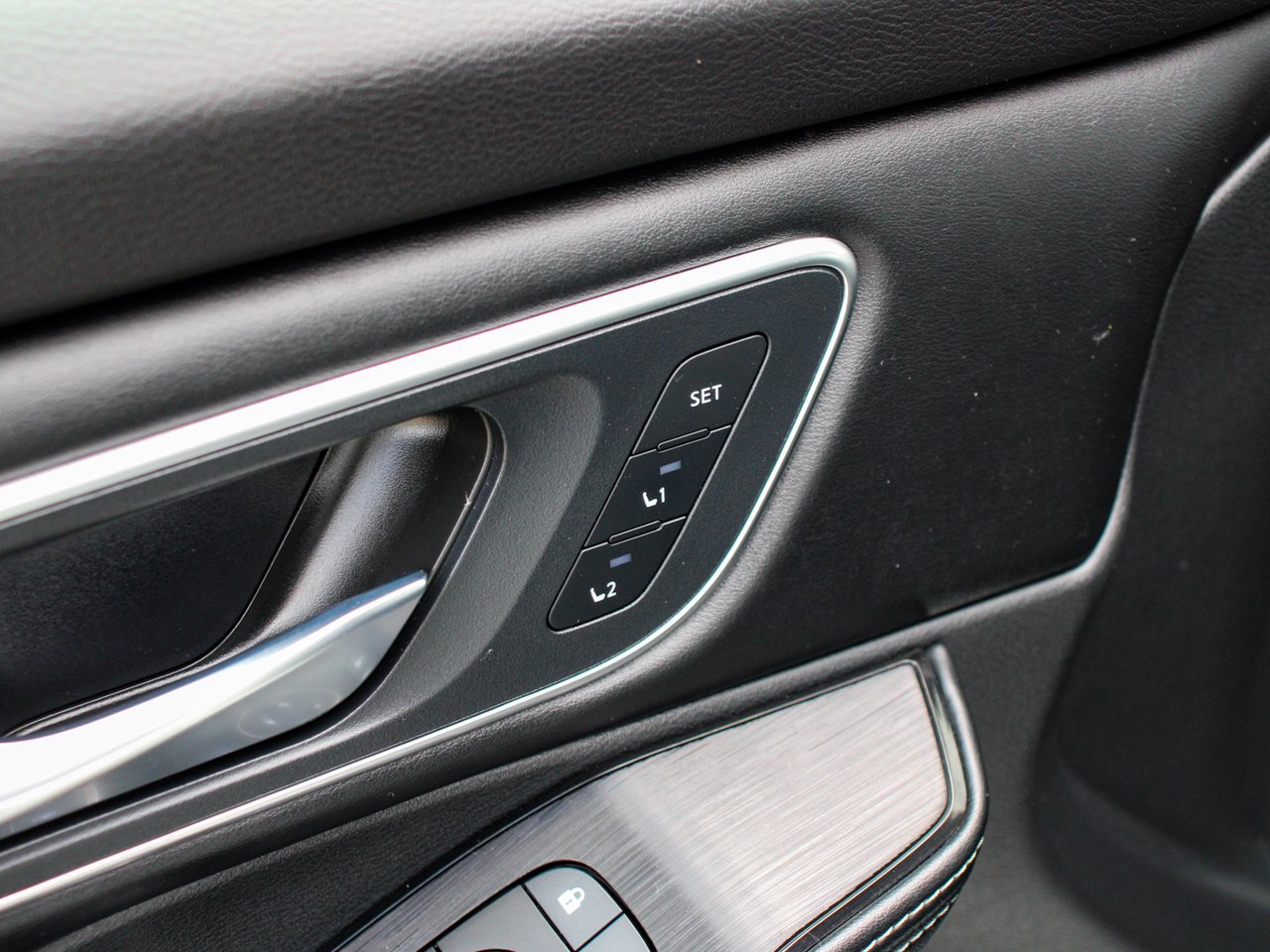 2024 Nissan Rogue AWD Platinum White Sherwood Park - photo #15