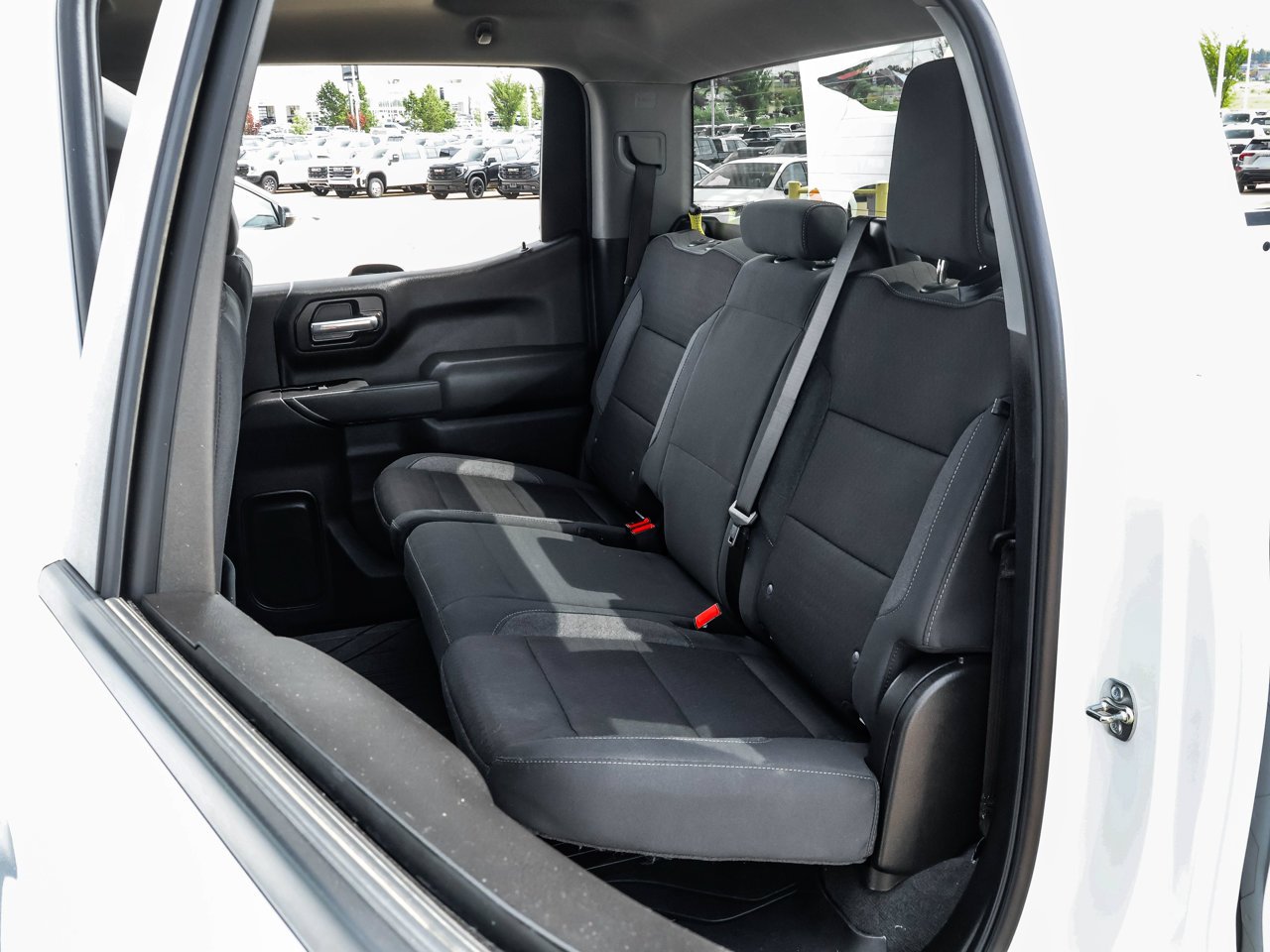 2025 Chevrolet Silverado 1500 4WD Crew Cab 147 Custom White Sherwood Park - photo #15