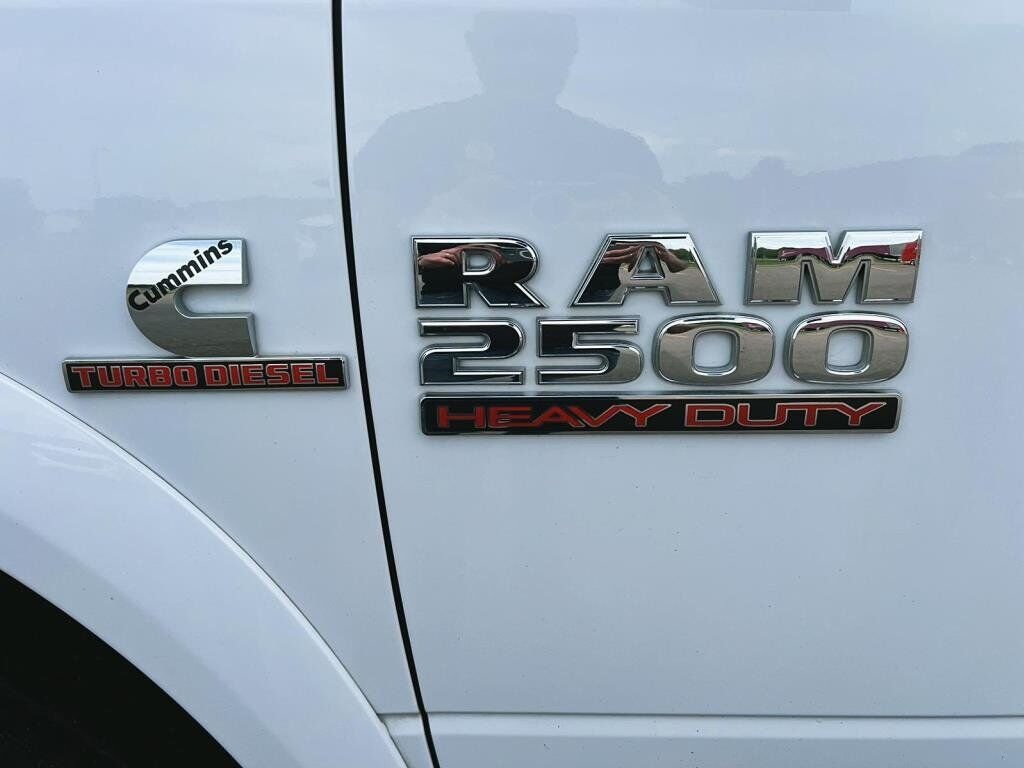 2015 Ram 2500 VIN 3C6UR5JL7FG623673 White Chicoutimi - photo #5