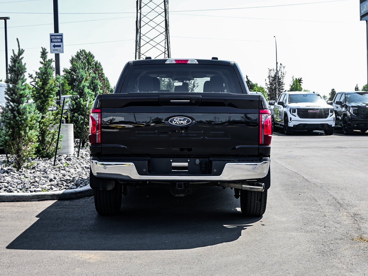2024 Ford F-150 XLT 4WD SuperCrew 5.5' Box Black Sherwood Park - photo #11