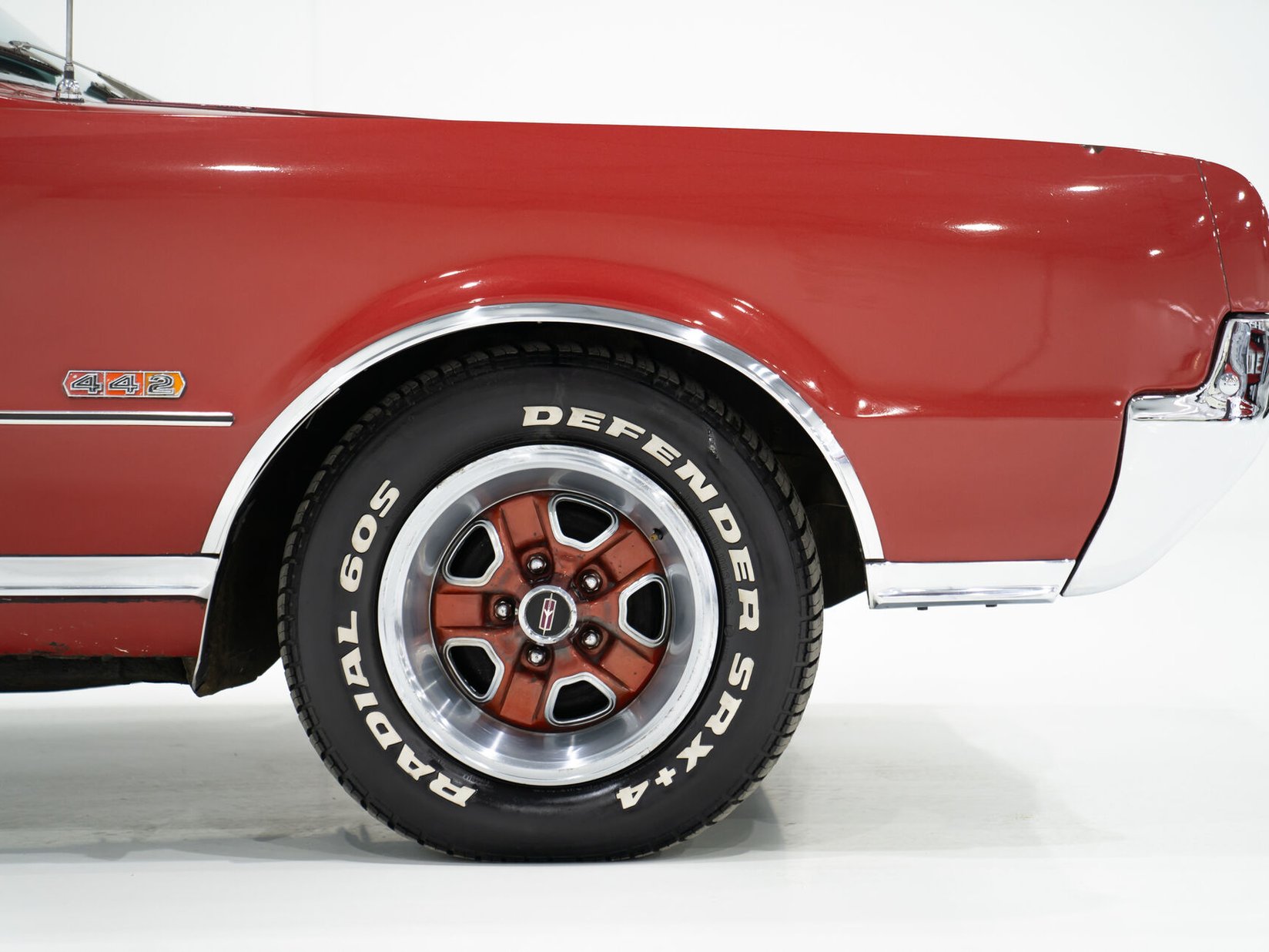 Oldsmobile Cutlass 442 *PRIX EN USD* Numéros entièrement Matching Non restaurée Repeinte une seule fois 1967 Rouge Montréal - photo #35
