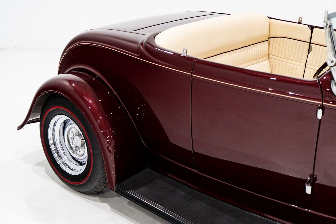 1932 Ford Highboy Lobeck creation spectacular presentation **PRICE IN USD** Red Montreal - photo #39