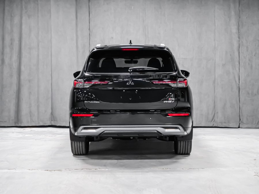 2026 Mitsubishi Outlander Plug-In Hybrid GT Black Diamond Premium Finish