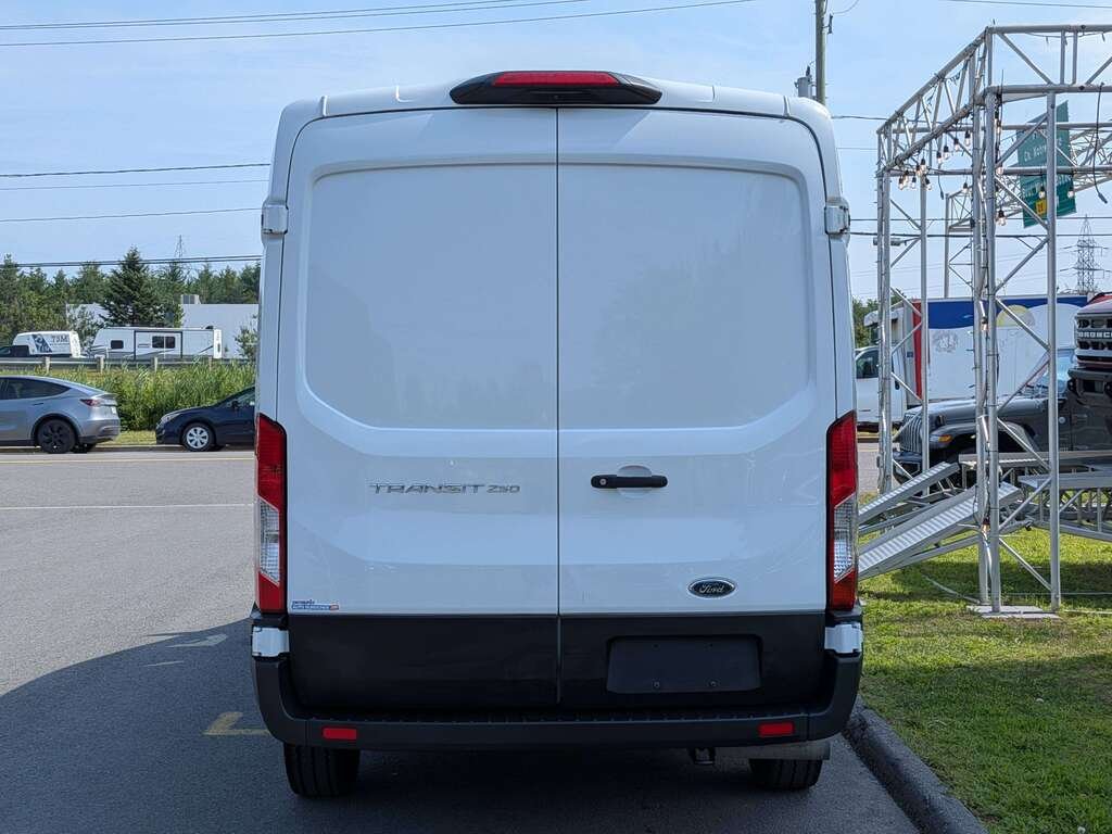 Ford Transit Cargo Van T-250 130" Med Rf 9070 GVWR RWD 2022 Blanc Val-David - photo #6