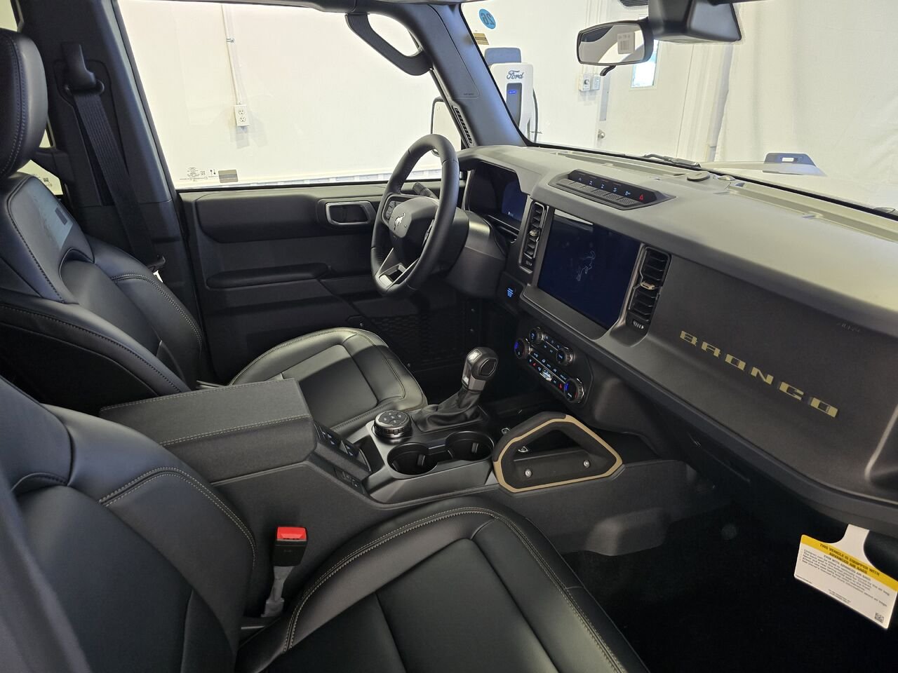 Ford Bronco BADLANDS 4 PORTES 4X4 2026 Gris marais Châteauguay - photo #5
