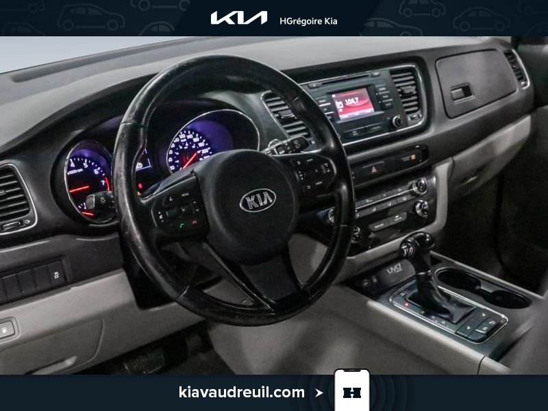 Kia Sedona 2016 Gris Saint-Eustache - photo #9