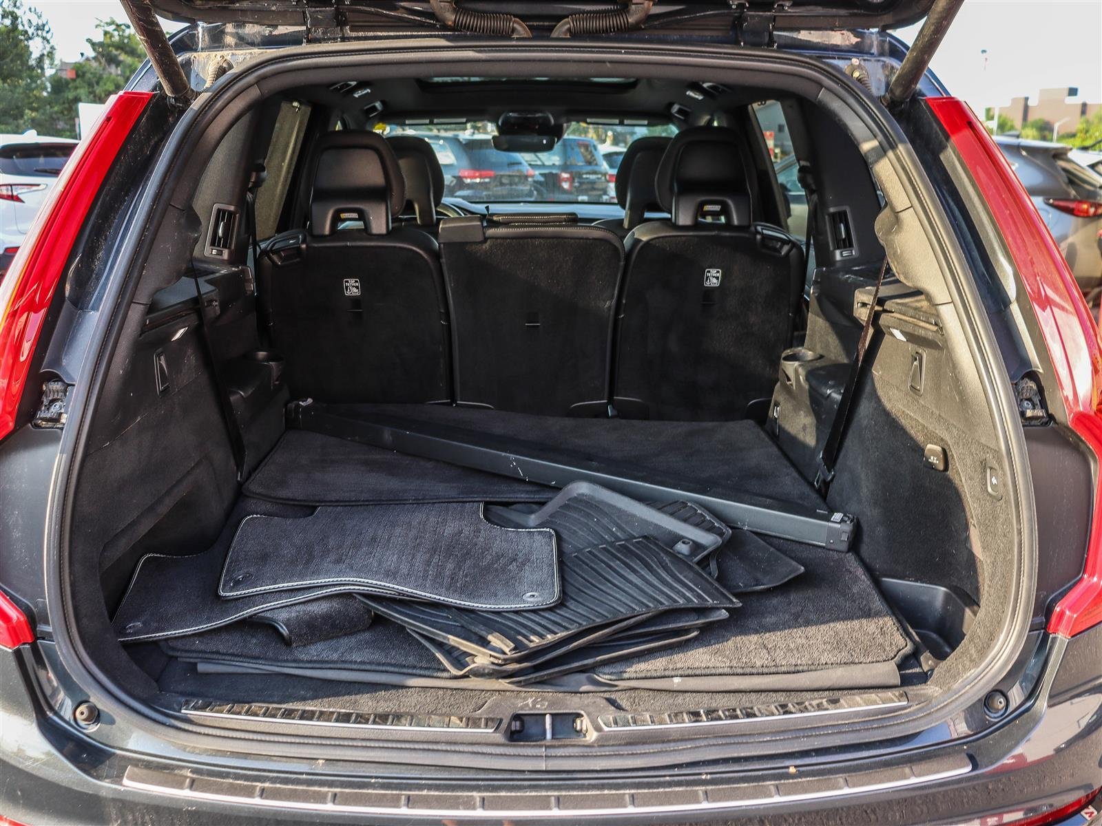 2020 Volvo XC90 T6 R-Design 7 Passenger Ottawa & Gatineau - photo #19