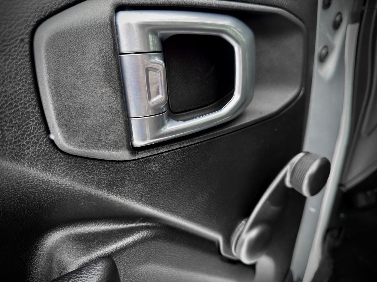 Jeep Wrangler 2022 Argent Notre-Dame-des-Prairies - photo #28