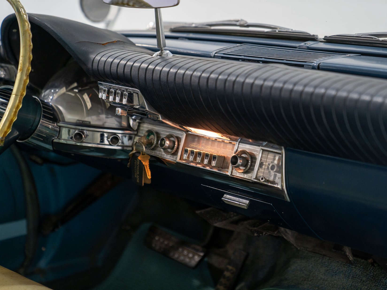 1961 Chrysler Windsor White Montreal - photo #41