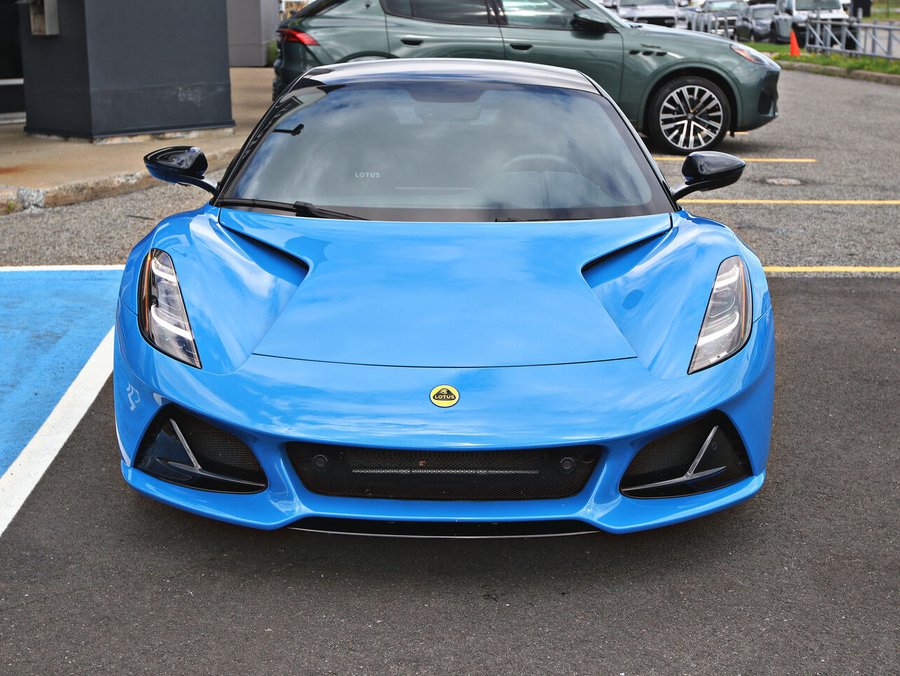 2024 Lotus Emira 2024 Blue
